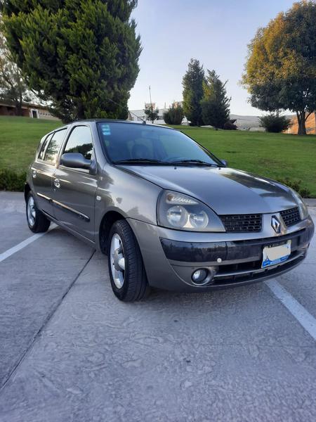 Renault Clio • 2003 • 137,000 km 2