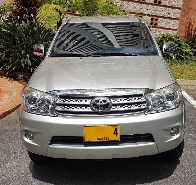 Toyota Fortuner • 2011 • 95,000 km 6