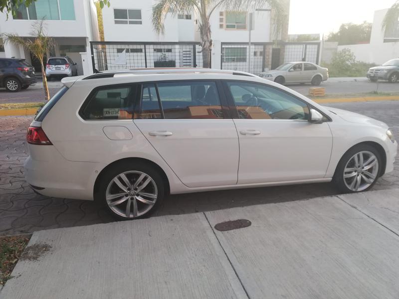 Volkswagen Golf Sportvan • 2016 • 15,000 km 2