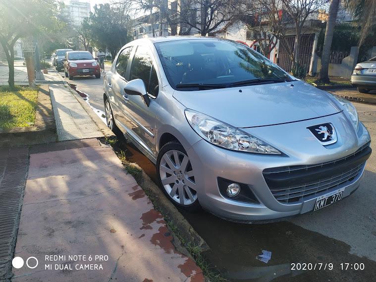 Peugeot 207 • 2011 • 54,500 km 2
