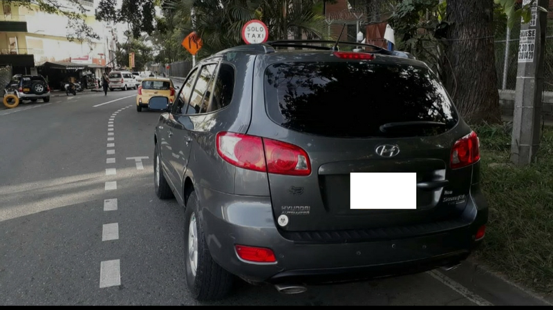 Hyundai Santa Fe • 2009 • 115,000 km 4