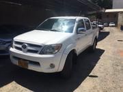 Toyota Hilux • 2009 • 185,400 km 1