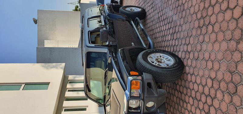Hummer H3 • 2006 • 70,000 km 2