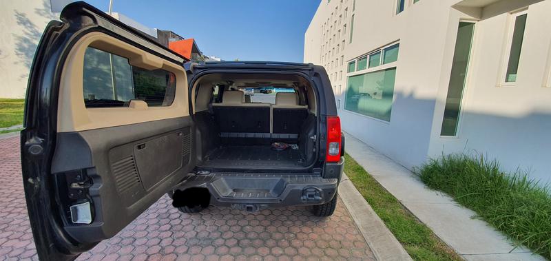 Hummer H3 • 2006 • 70,000 km 3