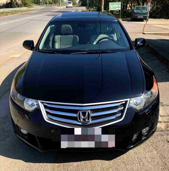 Honda Accord • 2008 • 300,000 km 1