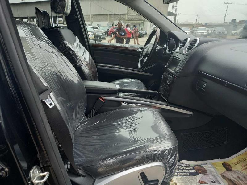 Mercedes-Benz GL • 2008 • 59,549 km 12