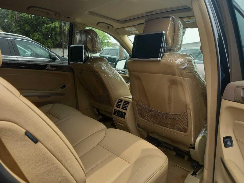 Mercedes-Benz GL • 2012 • 62,034 km 5