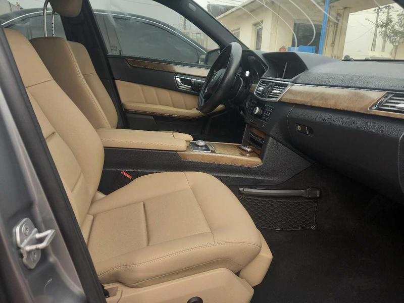 Mercedes-Benz E • 2010 • 64,204 km 9
