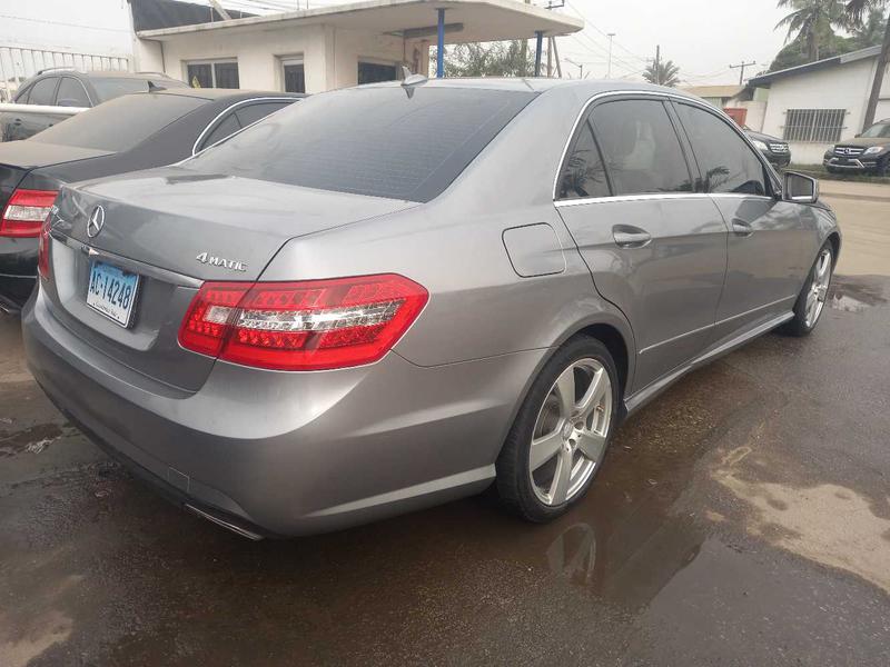 Mercedes-Benz E • 2010 • 64,204 km 10