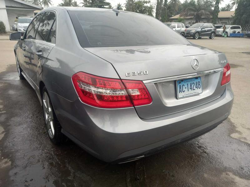 Mercedes-Benz E • 2010 • 64,204 km 3