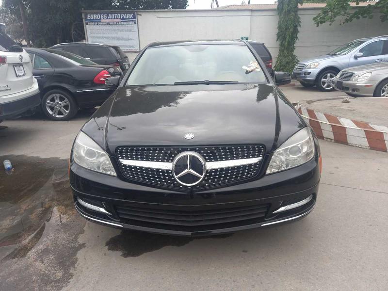 Mercedes-Benz C • 2010 • 68,395 km 9