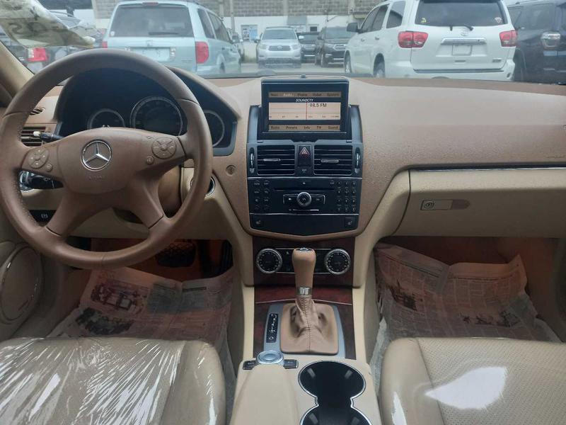 Mercedes-Benz C • 2010 • 68,395 km 5