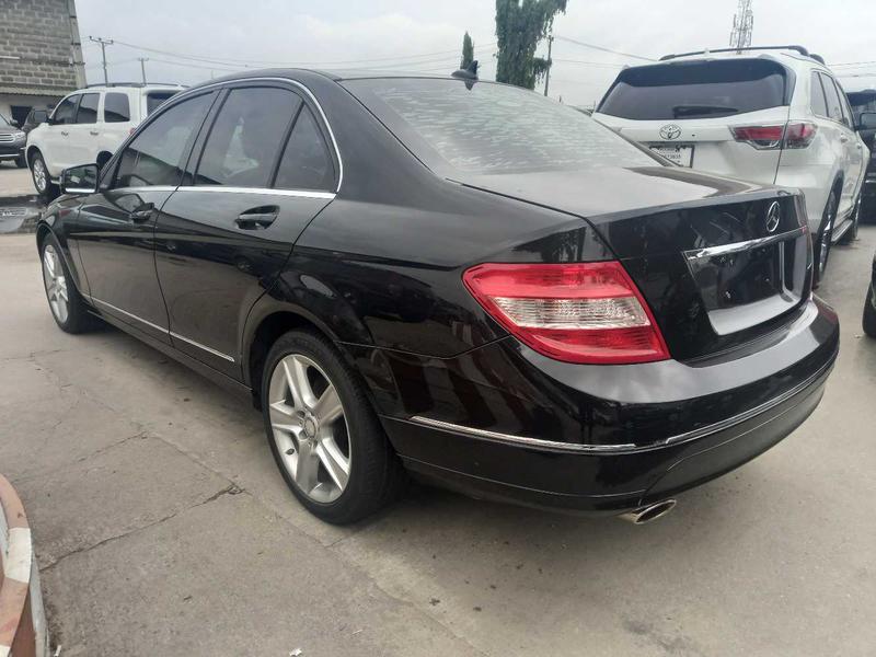 Mercedes-Benz C • 2010 • 68,395 km 1