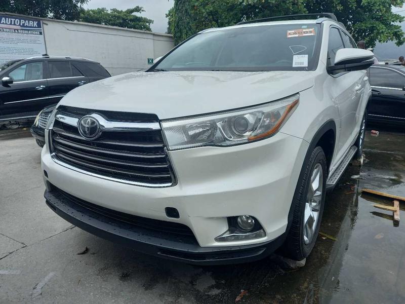 Toyota Highlander • 2014 • 49,639 km 3
