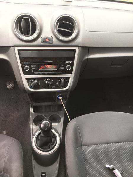 Volkswagen Gol • 2015 • 72,500 km 2