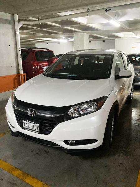 Honda HR-V • 2016 • 93,000 km 5