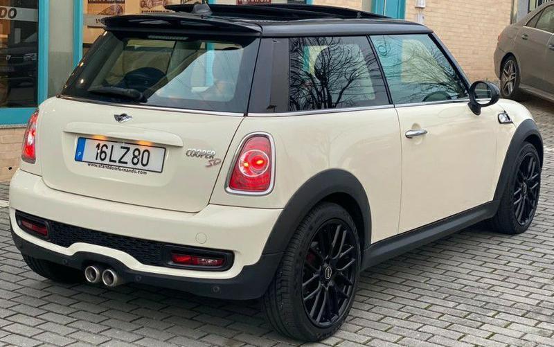 MINI Cooper • 2011 • 122,000 km 2