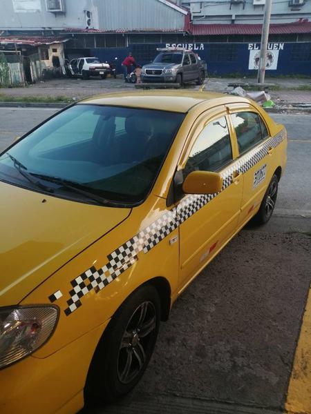 Toyota Corolla • 2009 • 200,000 km 3