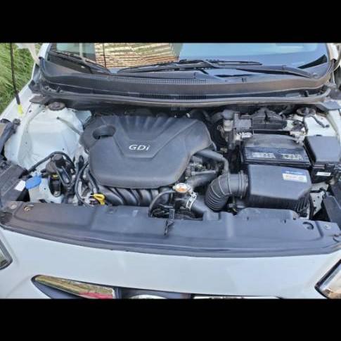 Hyundai Accent • 2015 • 113,671 km 3