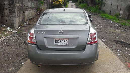 Nissan Sentra v16 • 2009 • 169,530 km 1