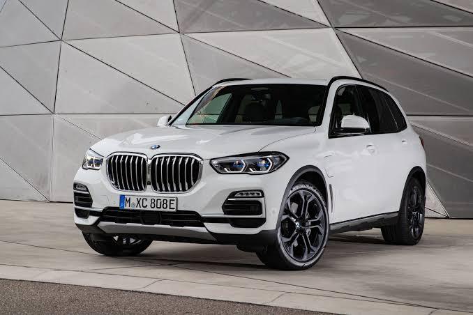 BMW X5 • 2020 • 186,000 km 1