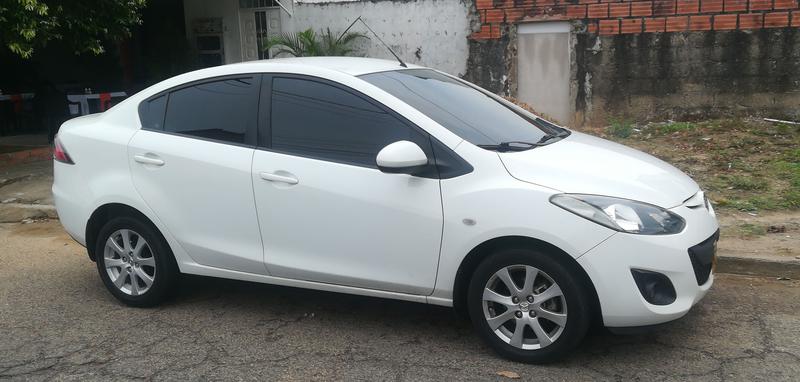 Mazda 2 • 2011 • 76,000 km 5