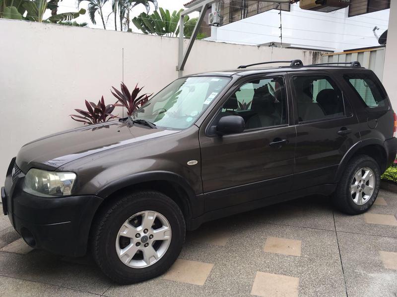 Ford Escape • 2006 • 157,000 km 1