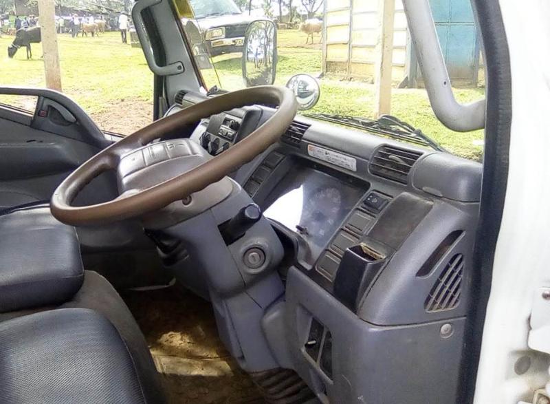 Mitsubishi Fuso canter • 2015 • 30,000 km 4