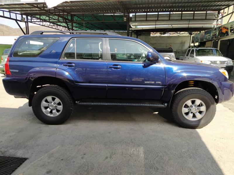 Toyota 4 Runner Limited • 2007 • 99,000 km 5
