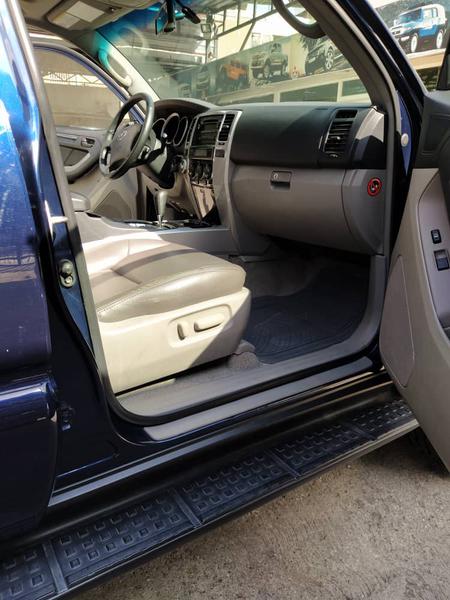 Toyota 4 Runner Limited • 2007 • 99,000 km 10