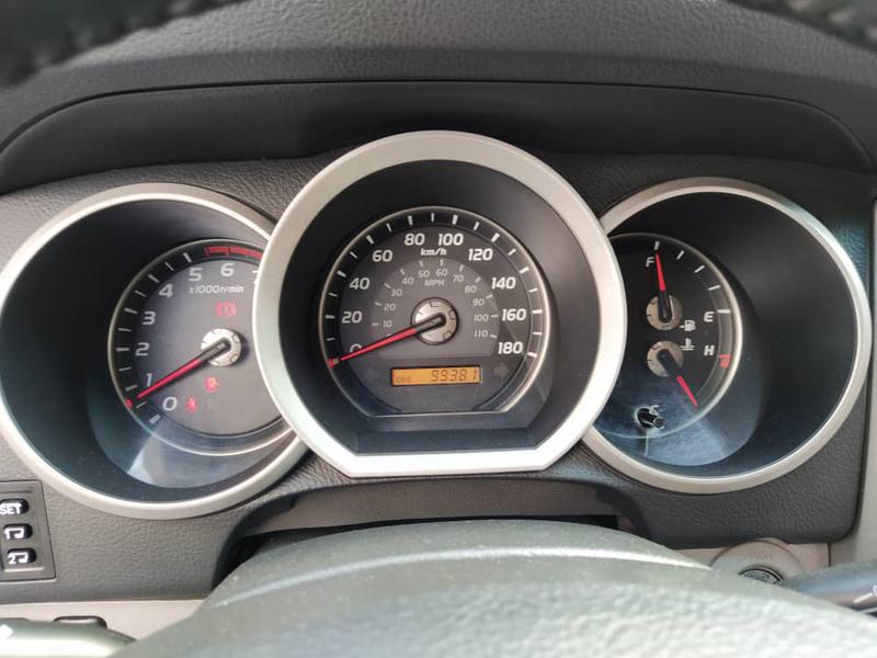 Toyota 4 Runner Limited • 2007 • 99,000 km 8