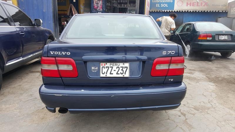 Volvo S70 • 1998 • 178,000 km 5