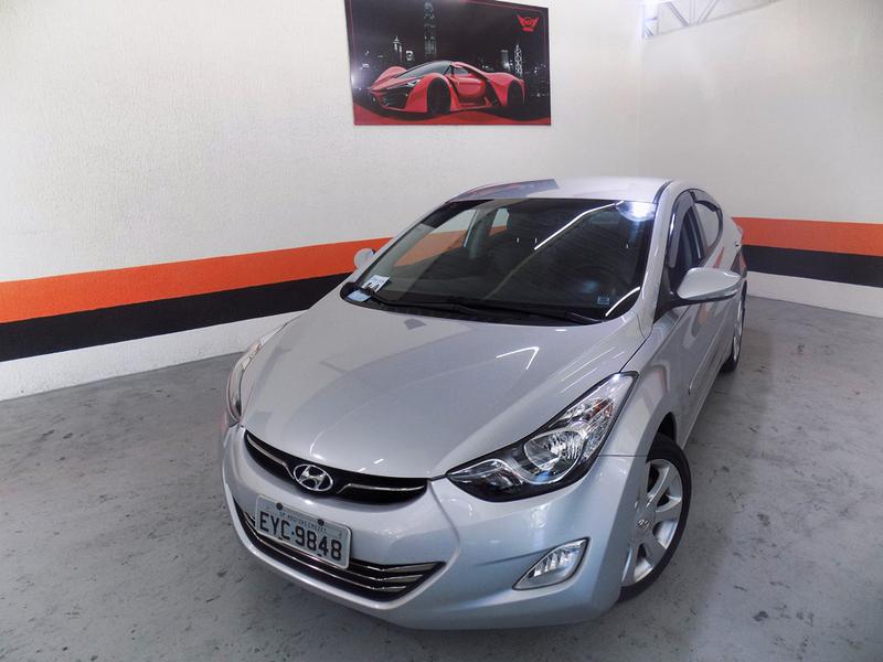 Hyundai Elantra • 2013 • 130,000 km 1