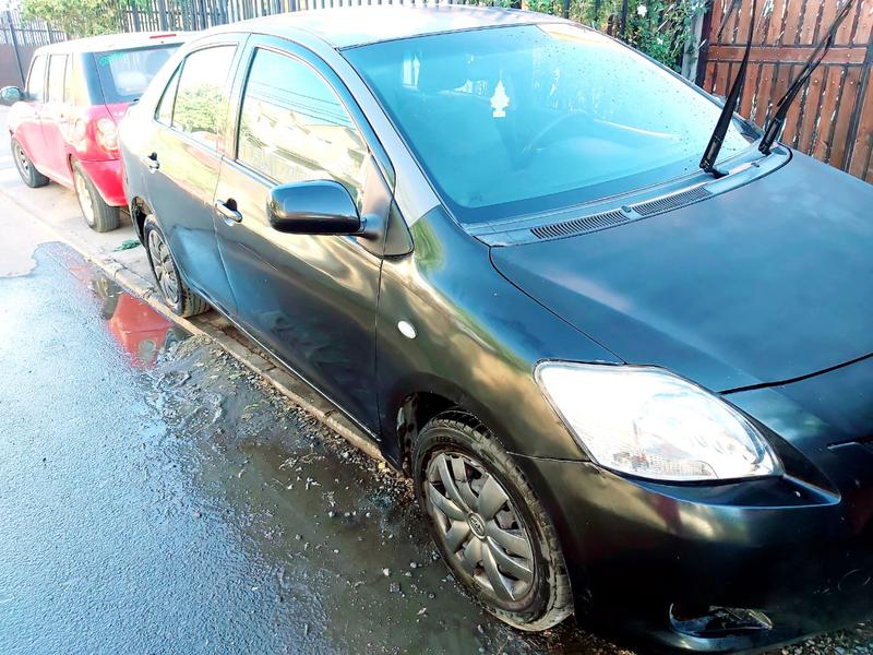 Toyota Yaris • 2011 • 435,000 km 5