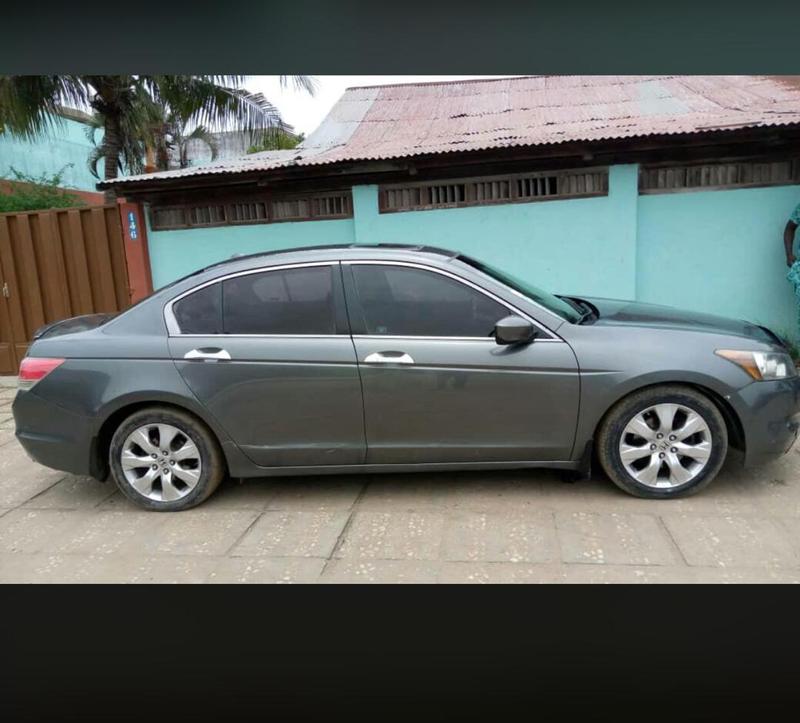 Honda Accord • 2009 • 350 km 2