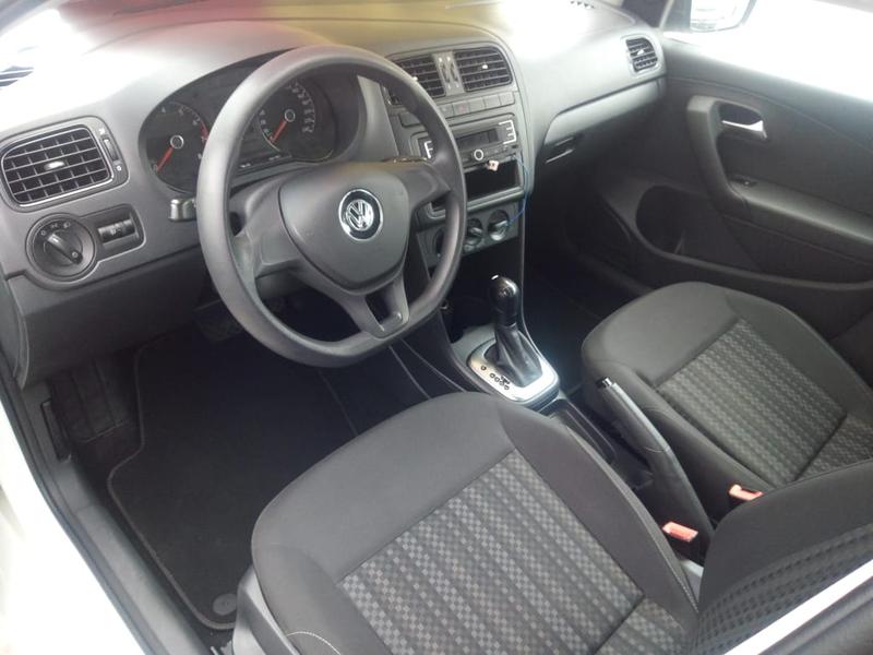 Volkswagen Gol • 2017 • 11,700 km 3