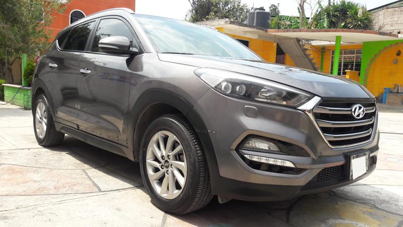 Hyundai Tucson • 2016 • 90,000 km 4