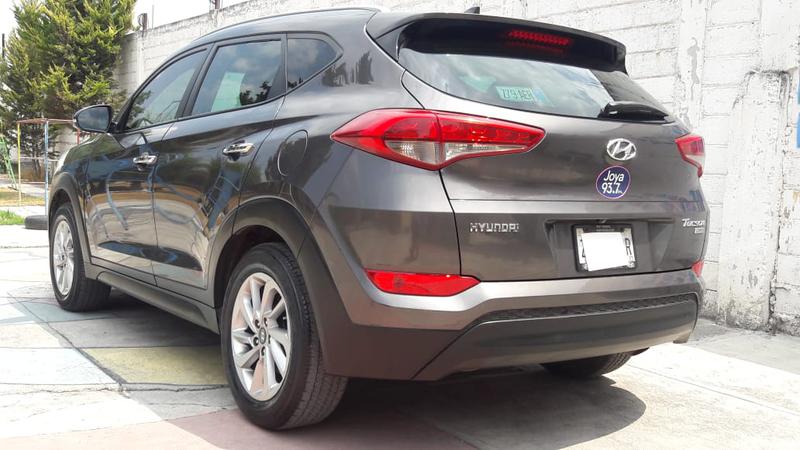 Hyundai Tucson • 2016 • 90,000 km 8