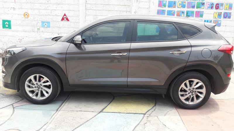 Hyundai Tucson • 2016 • 90,000 km 1