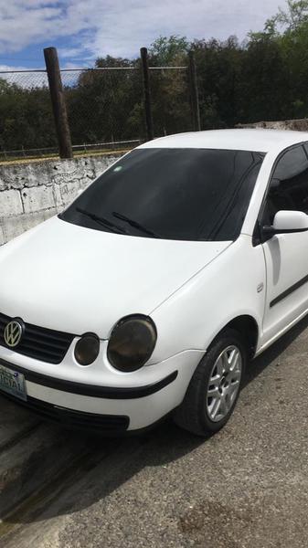Volkswagen  • 2006 • 12,000 km 3