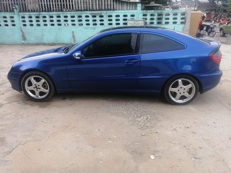 Mercedes-Benz C • 2003 • 52,000 km 1