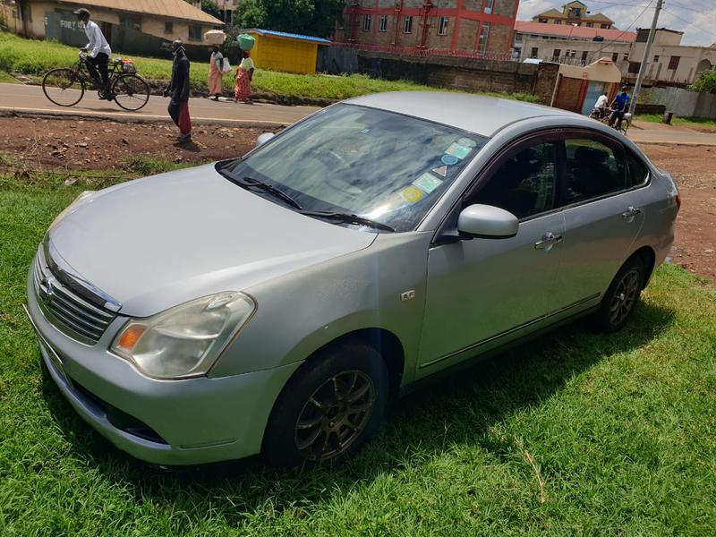 Nissan Bluebird silphy • 2010 • 144,998 km 1