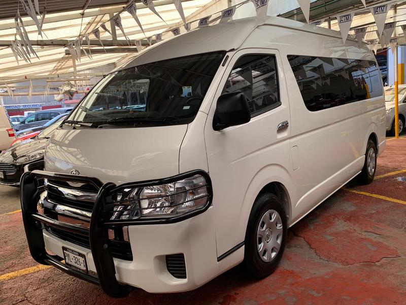 Toyota Hiace • 2019 • 13,500 km 15