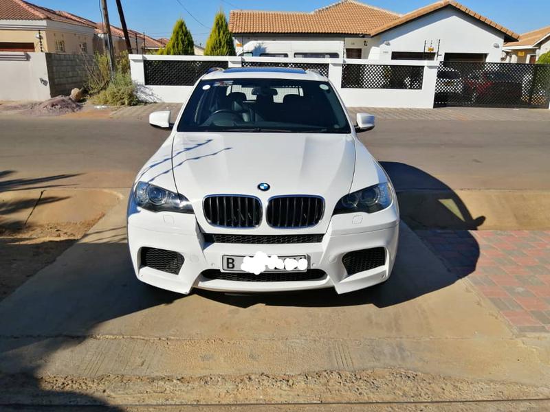 BMW X5 • 2013 • 128,000 km 4