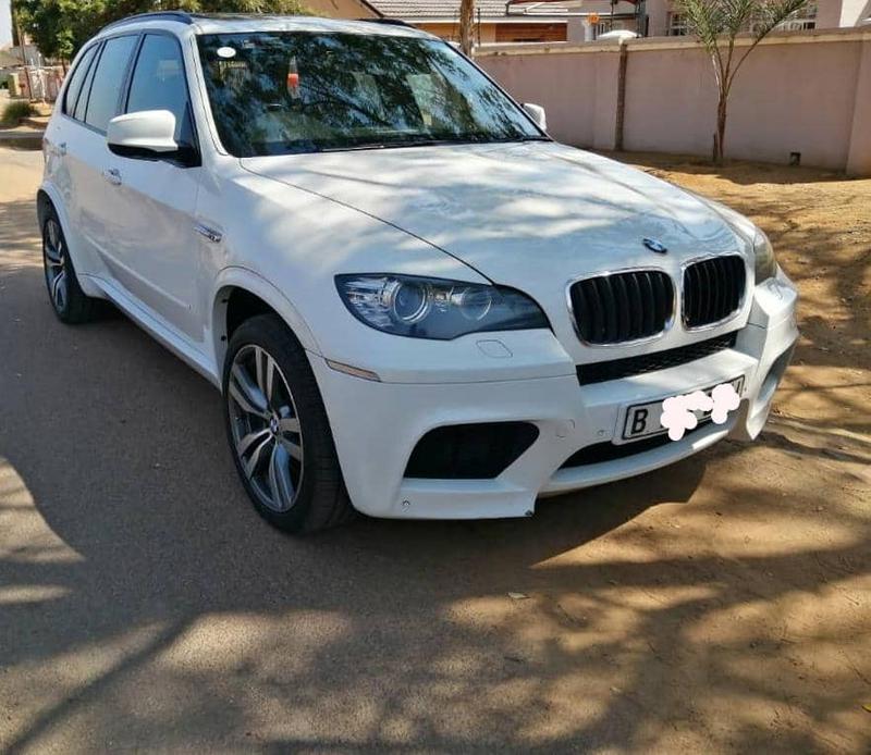 BMW X5 • 2013 • 128,000 km 1