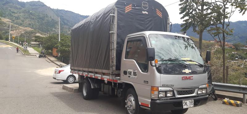 Chevrolet 3100 • 2006 • 305,000 km 1
