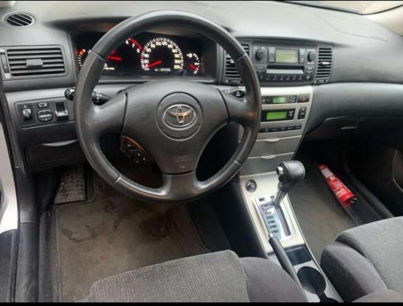 Toyota Corolla • 2003 • 175,000 km 3