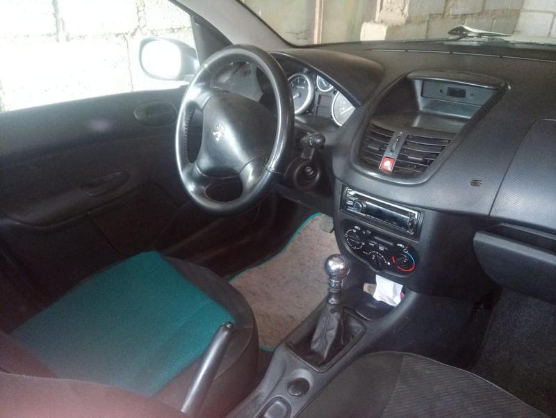 Peugeot 207 • 2009 • 159,000 km 2