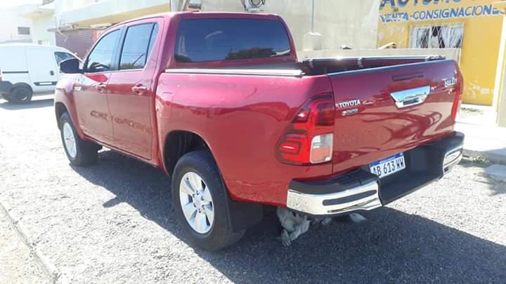 Toyota Hilux • 2017 • 50,214 km 3