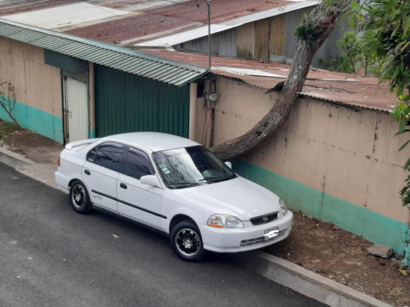 Honda Civic • 1997 • 167,000 km 1